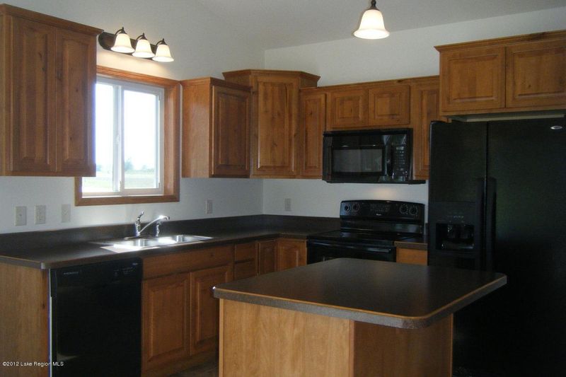 510 Spruce Dr NE, Staples, MN 56479