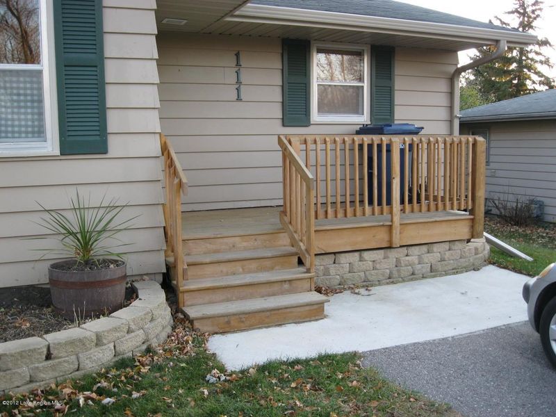109 W Adolphus Ave, Fergus Falls, MN 56537