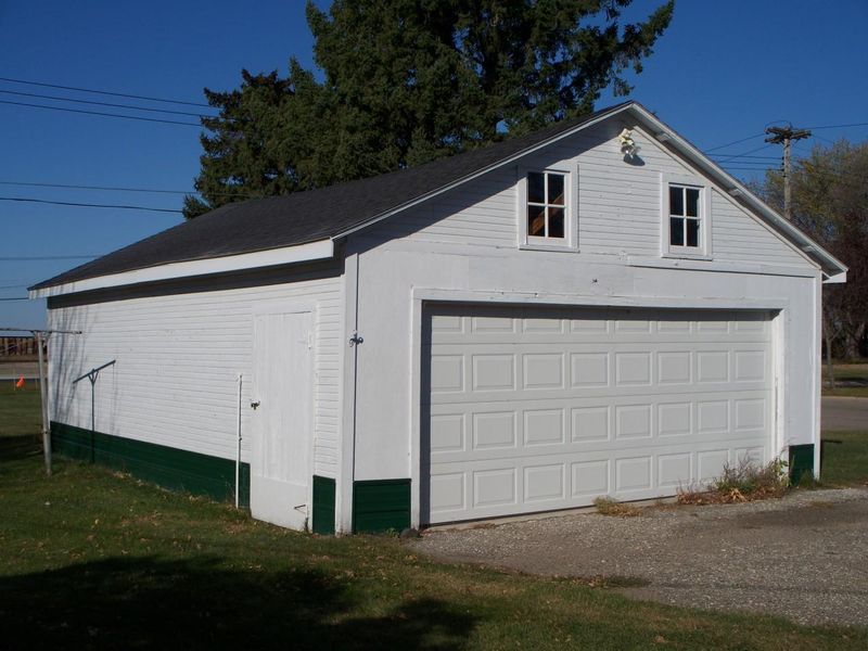 801 SE 3rd St, Barnesville, MN 56514