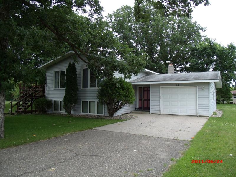 111 Pleasant Ln, New York Mills, MN 56567