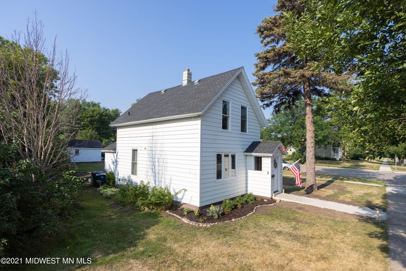 427 W Bancroft Ave, Fergus Falls, MN 56537