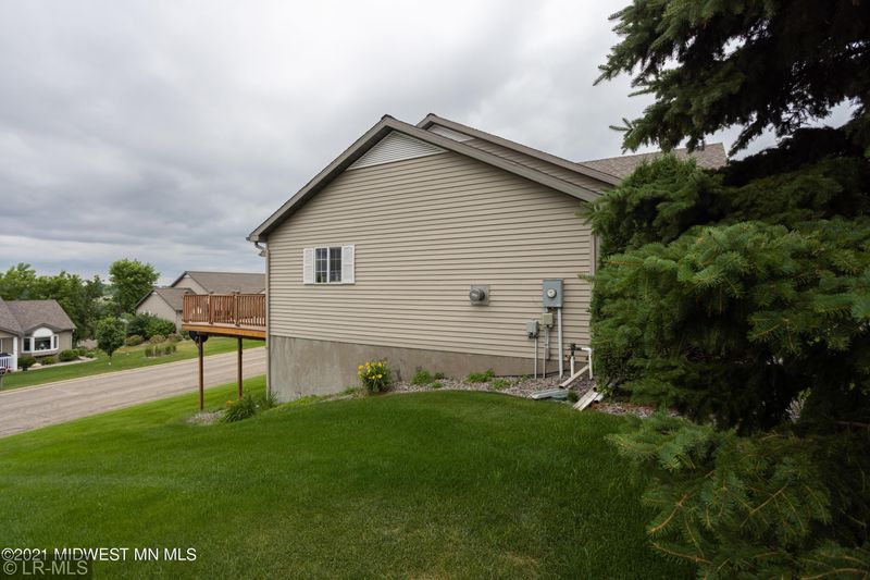 1735 Aspenwood Trl, Fergus Falls, MN 56537