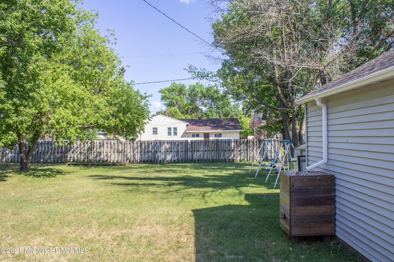 657 2nd Ave SW, Perham, MN 56573