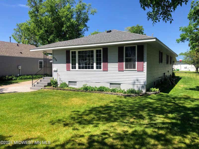 430 4th Ave SE, Perham, MN 56573
