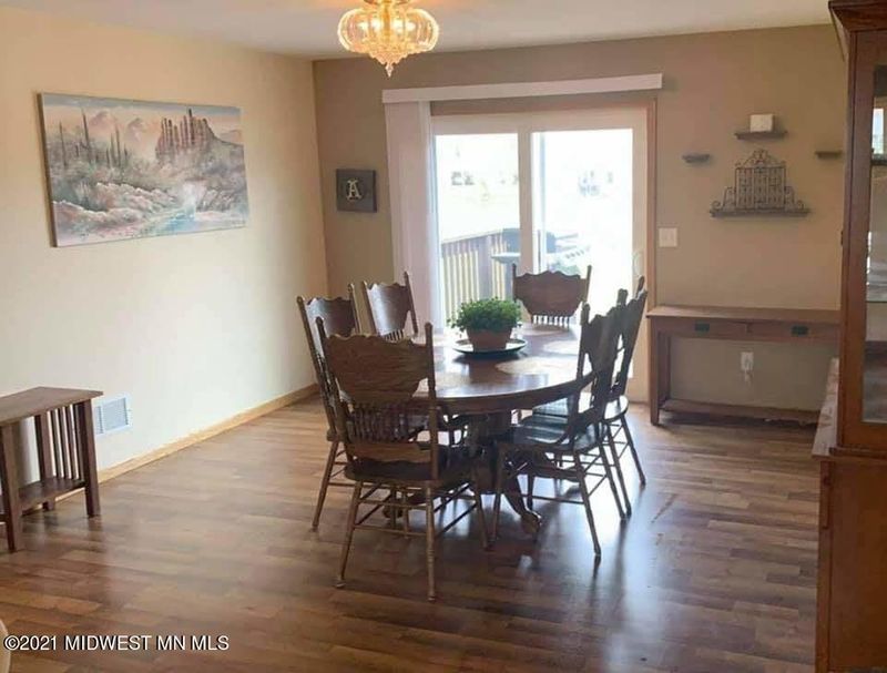 1208 8th St SW, Wadena, MN 56482