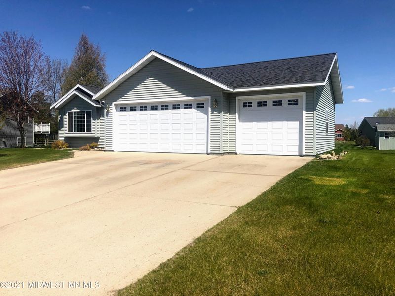 1006 12 Dr NW, Perham, MN 56573