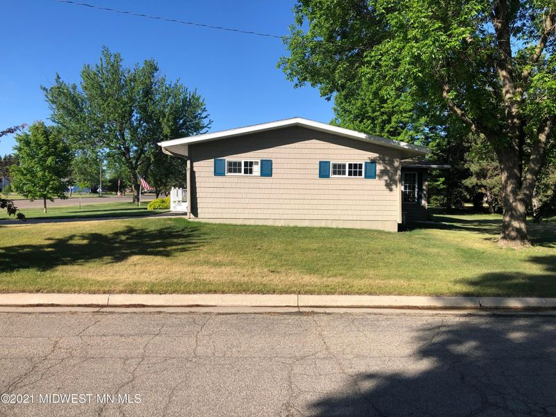 712 5th Ave SW, Perham, MN 56573