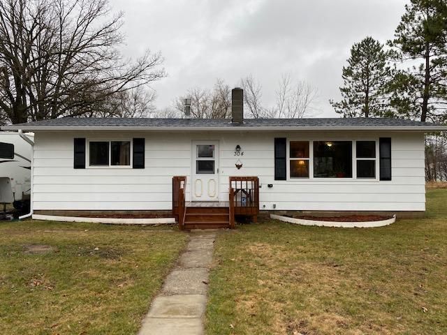 304 E Park St, New York Mills, MN 56567