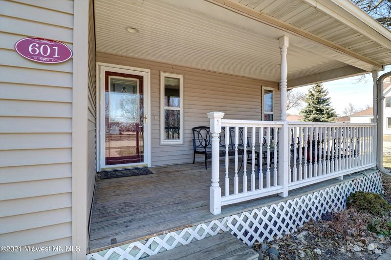601 4th St SE, Barnesville, MN 56514