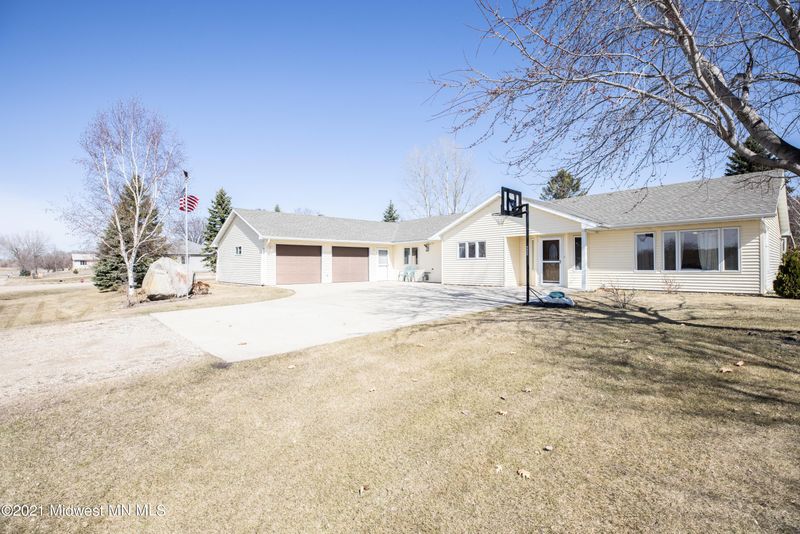 1860 Deer Valley Rd, Fergus Falls, MN 56537