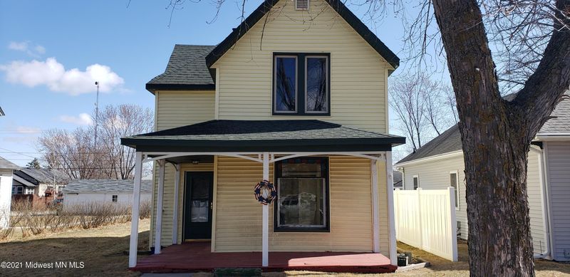 412 6th St SE, Staples, MN 56479