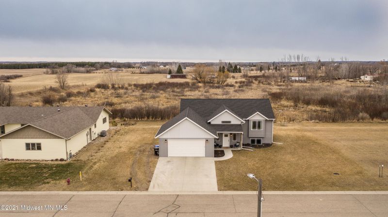 945 Red Willow Dr, Frazee, MN 56544