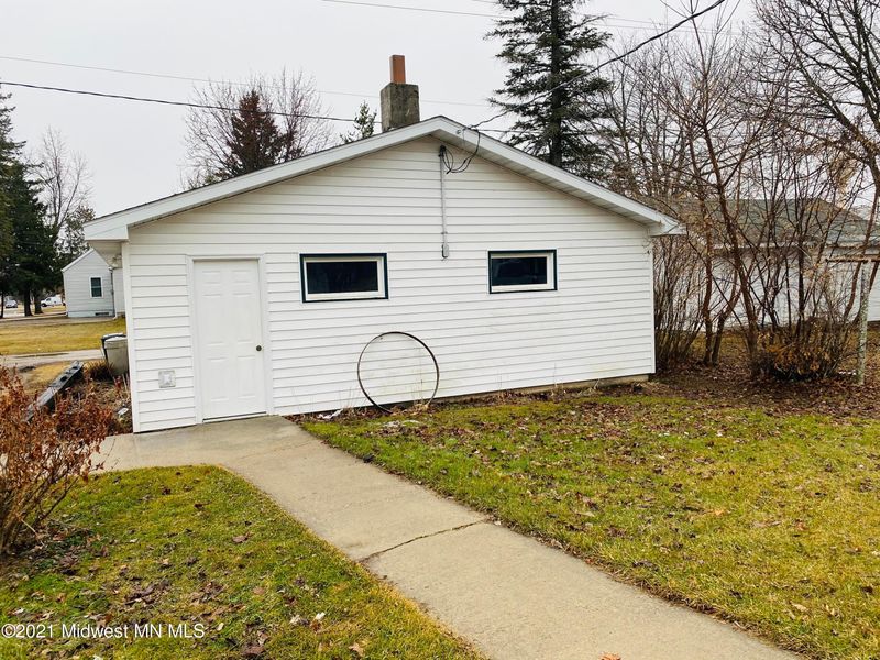 5 N Clifford Ave, Sebeka, MN 56477