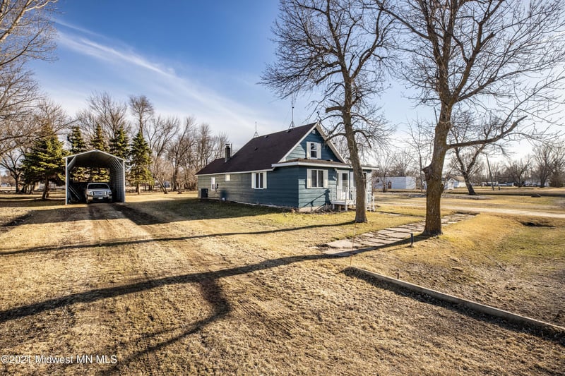 608 6th St, Campbell, MN 56522
