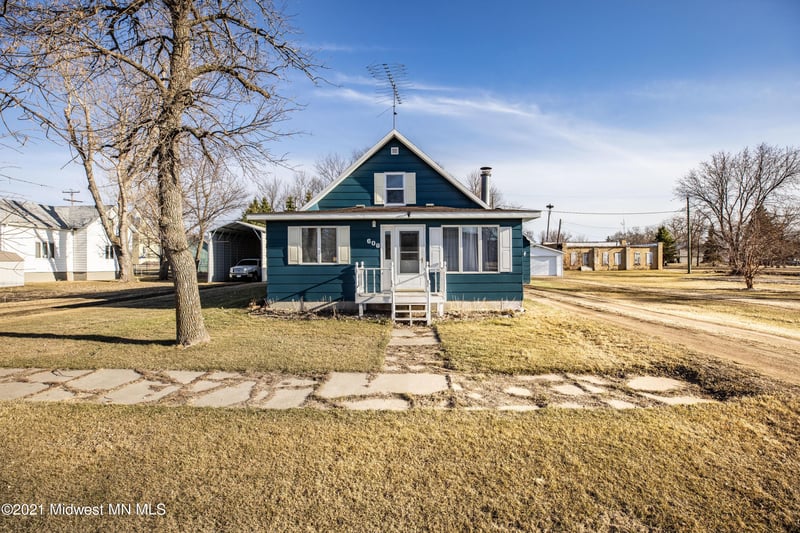 608 6th St, Campbell, MN 56522