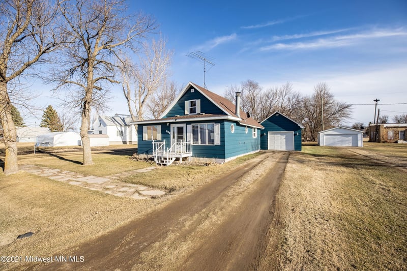 608 6th St, Campbell, MN 56522