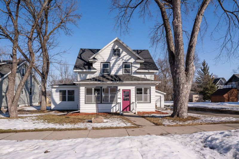 417 E Alcott Ave, Fergus Falls, MN 56537