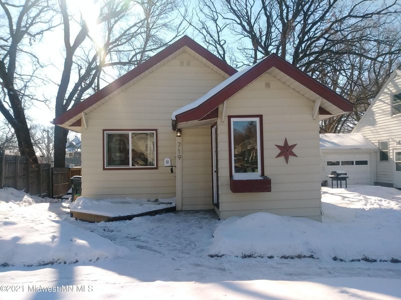 719 W Cavour Ave, Fergus Falls, MN 56537