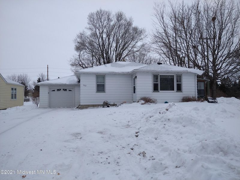 502 E St Charles Ave, Fergus Falls, MN 56537