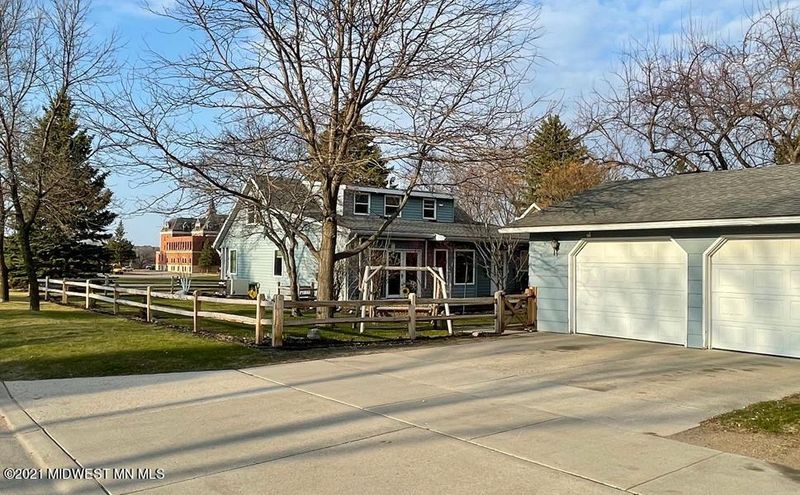 815 W Alcott Ave, Fergus Falls, MN 56537