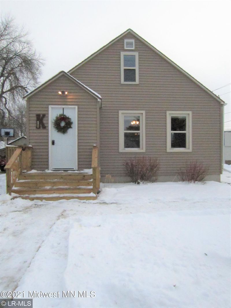 20 2nd Ave SE, Pelican Rapids, MN 56572