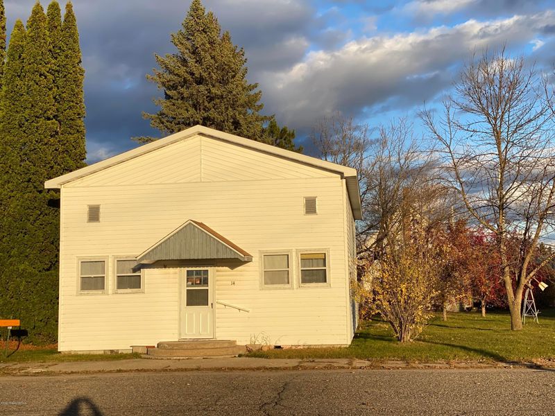 14 N Hubbard Ave, Sebeka, MN 56477