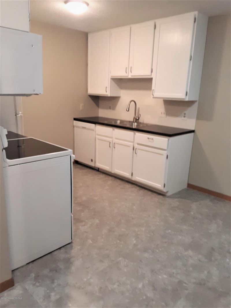 1630 N Park St #8, Fergus Falls, MN 56537