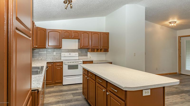 550 E Gilman St, New York Mills, MN 56567