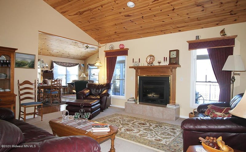 33299 Pickerel View Dr, Richville, MN 56576