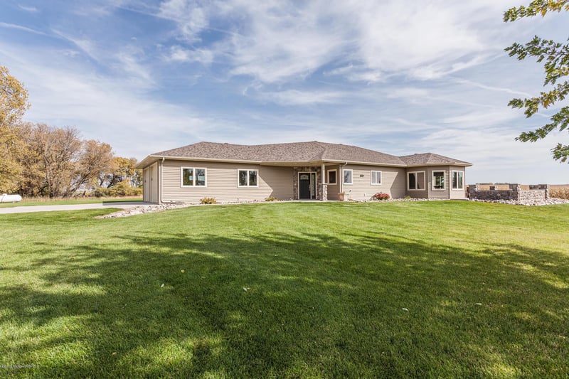 2176 320th Ave, Rothsay, MN 56579