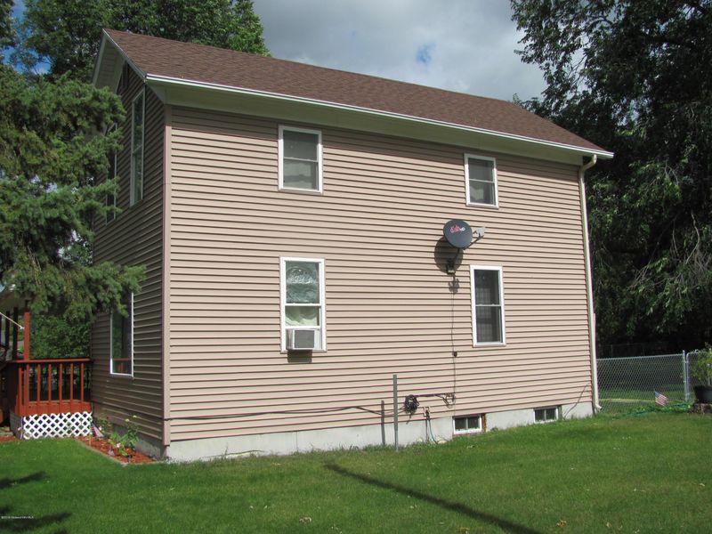 102 NW Brown St, Verndale, MN 56481