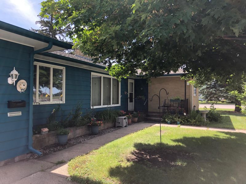 555 6th Ave SW, Perham, MN 56573