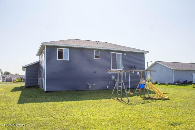 810 8th Ave SW, Perham, MN 56573