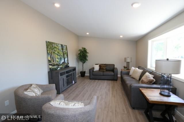 225 NE 8th St, Perham, MN 56573