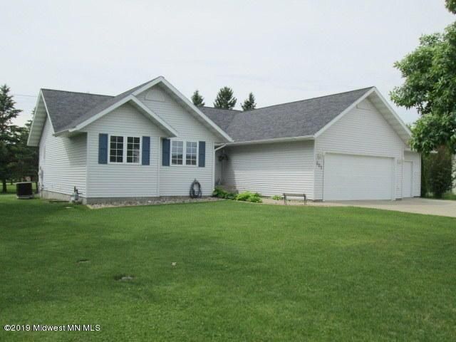 605 9th Dr NW, Perham, MN 56573