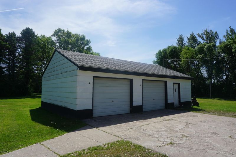 1617 9th Ave SE, Barnesville, MN 56514