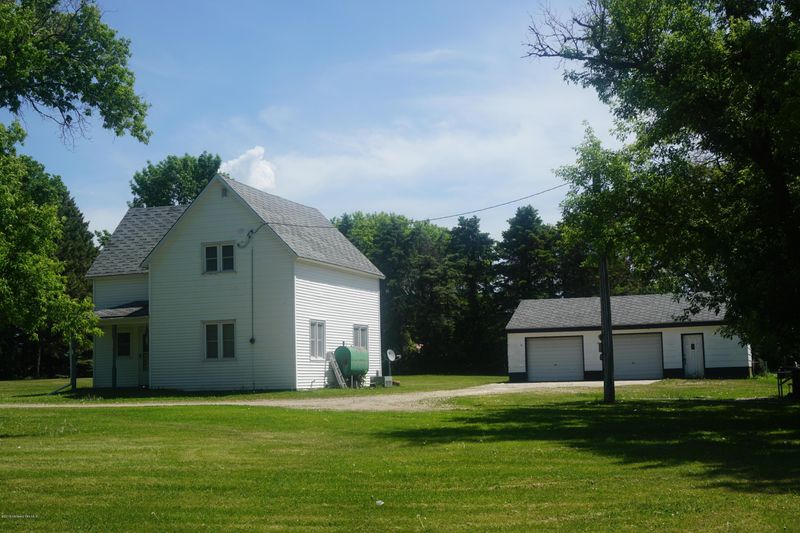 1617 9th Ave SE, Barnesville, MN 56514
