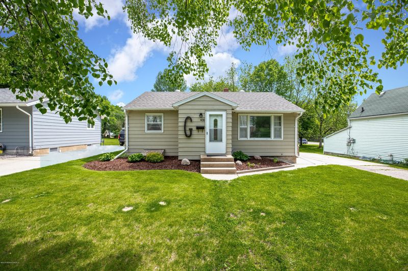 408 E Everett Ave, Fergus Falls, MN 56537