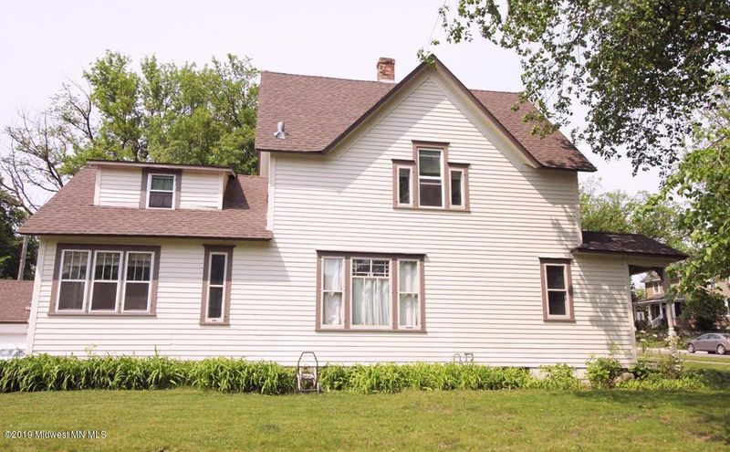 724 S Court St, Fergus Falls, MN 56537