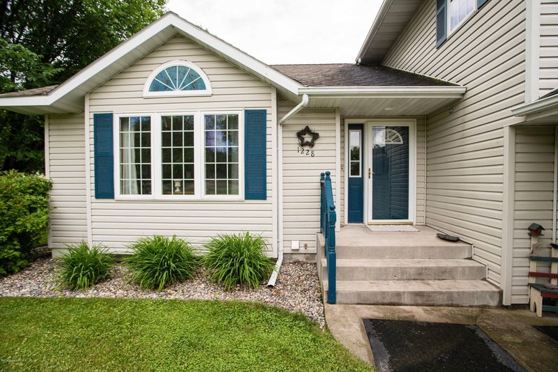 1228 Oakwood Vw, Fergus Falls, MN 56537