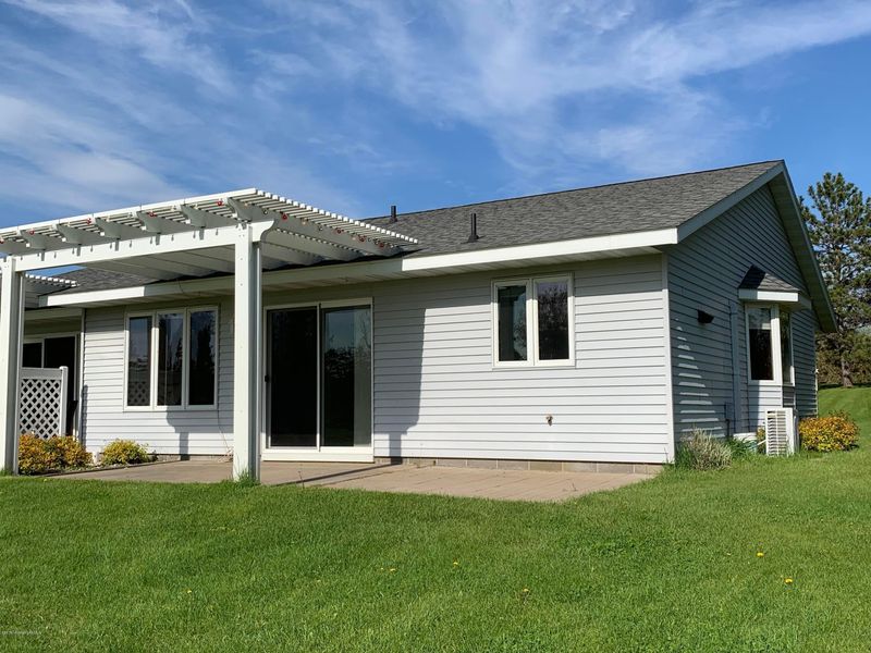 1066 E Lakeside Est, Perham, MN 56573