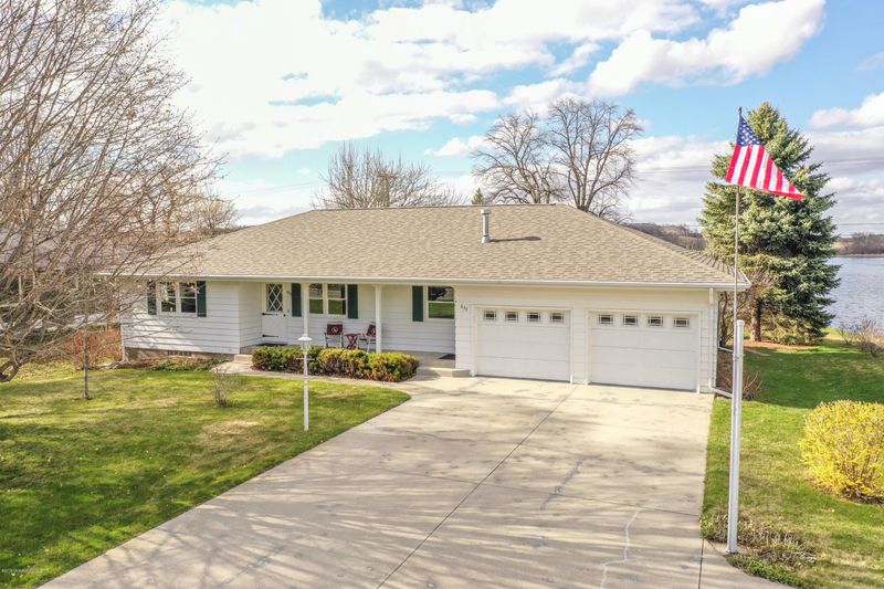 833 E Fir Ave, Fergus Falls, MN 56537