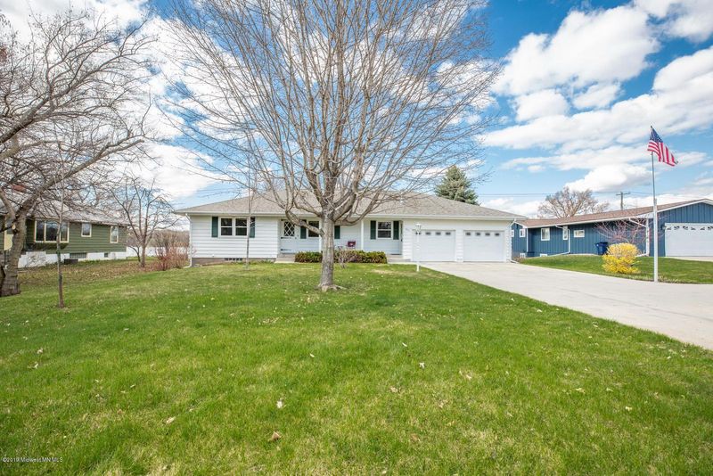 833 E Fir Ave, Fergus Falls, MN 56537
