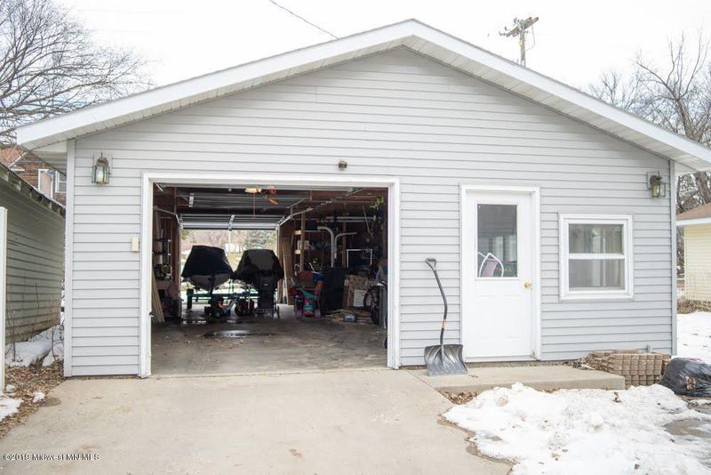 422 W Laurel St, Fergus Falls, MN 56537