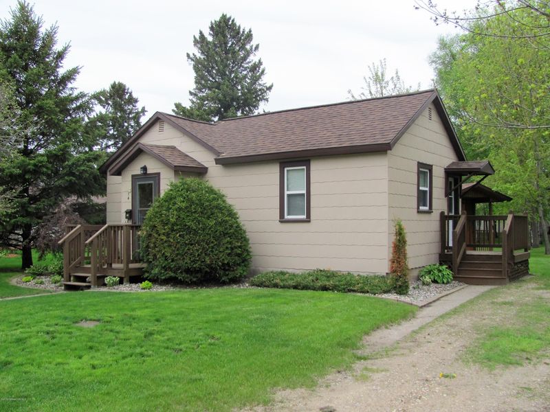 114 Cedar Ave NW, Wadena, MN 56482