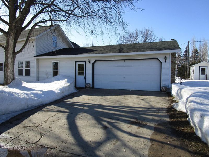 347 2nd St SE, Perham, MN 56573
