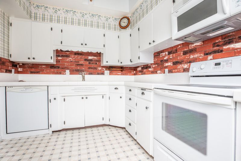 516 James St, Detroit Lakes, MN 56501