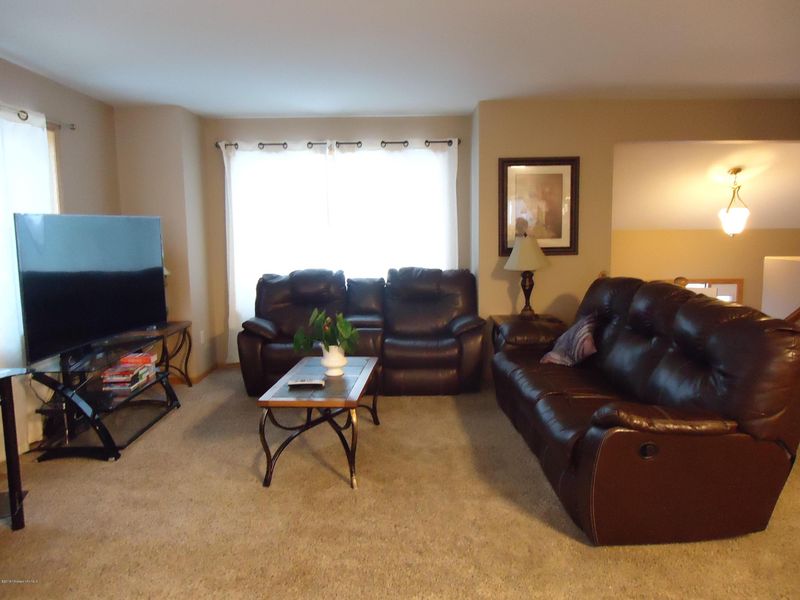 822 8th Ave SW, Perham, MN 56573