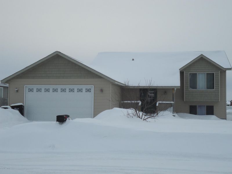822 8th Ave SW, Perham, MN 56573