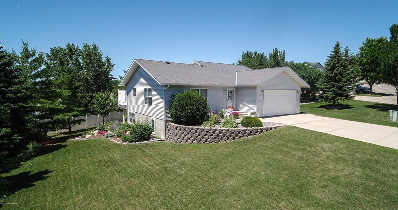 112 Andrew Dr, Fergus Falls, MN 56537
